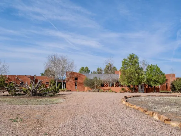 68 Avenida De La Paz, Lamy, NM 87540