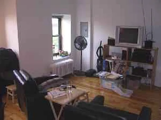 Rented by Skygroup Realty | media 22