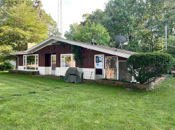 1129 Lakeshore Dr, Warsaw, IN 46580