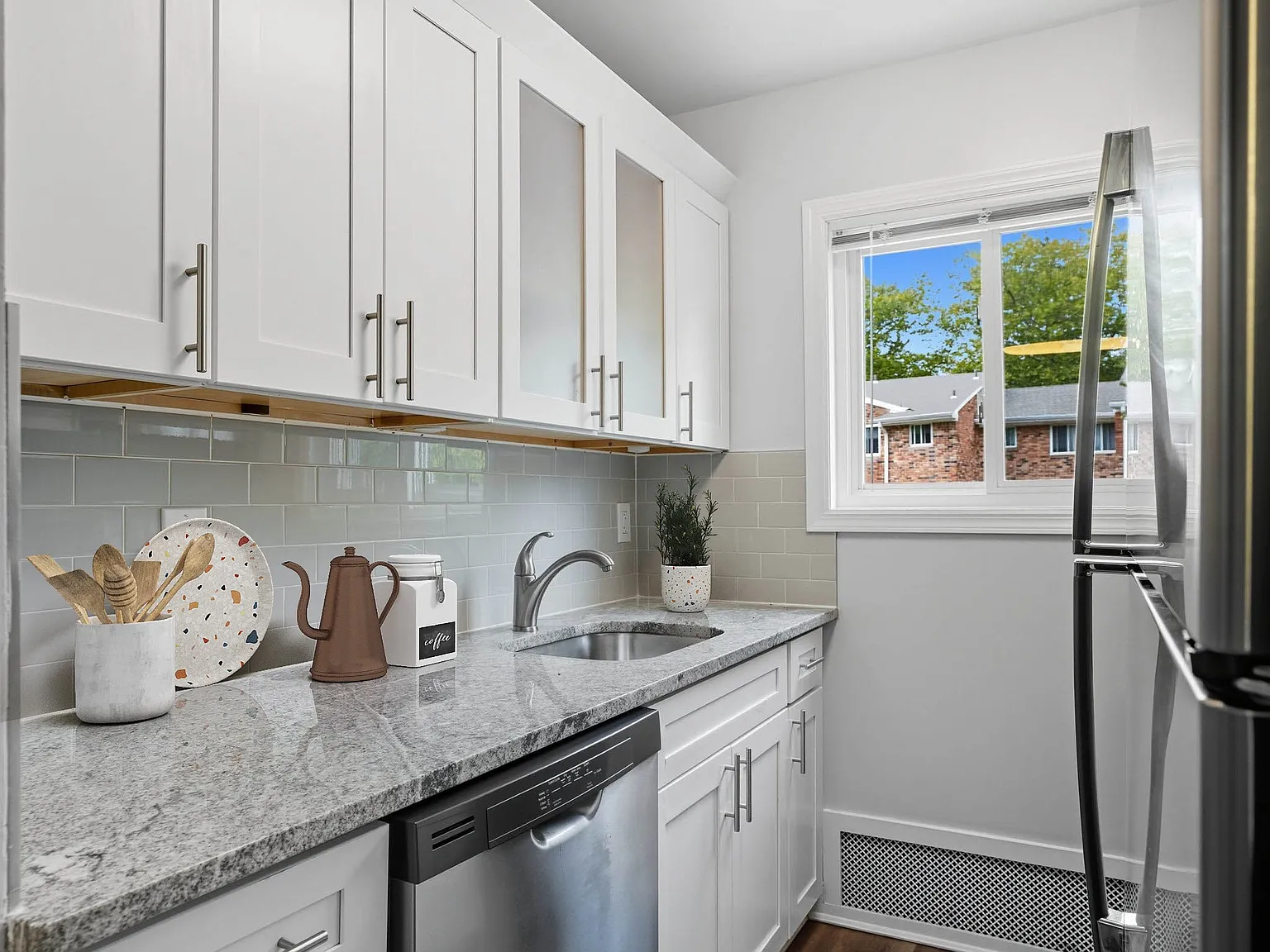 Eagle Rock Apartments at Nesconset — Photo 2