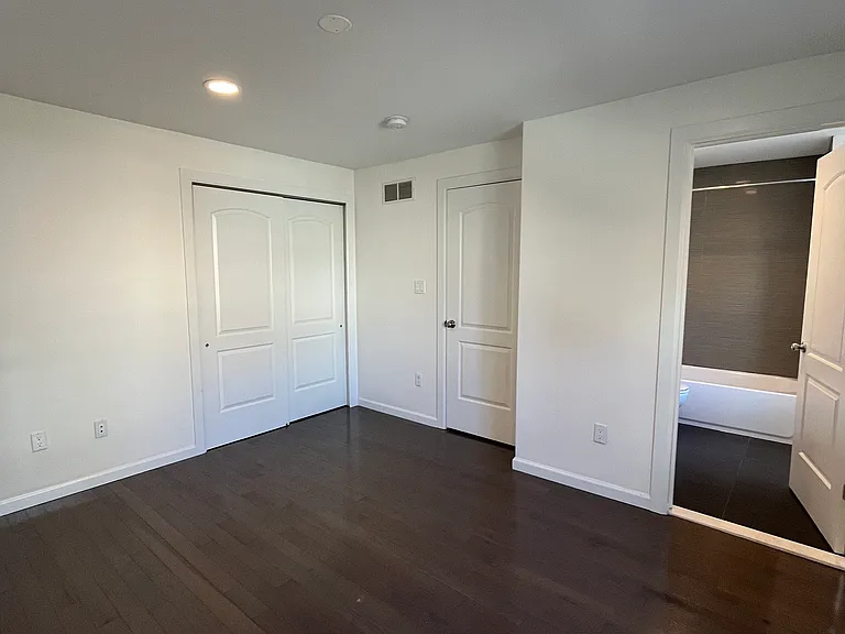 115 W Allen St — Photo 8
