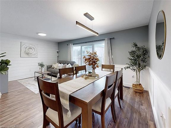 3rd image of 33 Marshall Dr