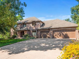 4487 Timberline Ct, Vadnais Heights, MN 55127