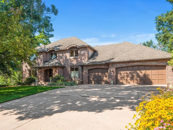 4487 Timberline Ct, Vadnais Heights, MN 55127