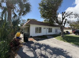 82 Lariat Cir, Boca Raton, FL 33487