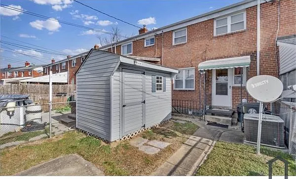 3 bed, $2,600 — Photo 1