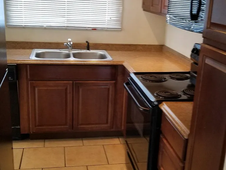 7112 W Minnezona Ave — Photo 3