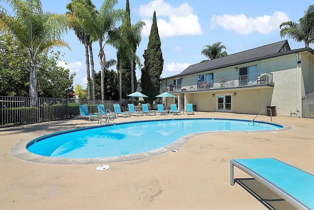 Capri at Sunny Hills — Photo 1