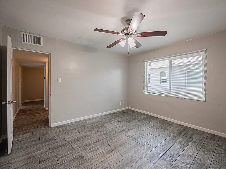 1 bed, 1.0 bath, 600 sqft, $1,295 — Photo 14