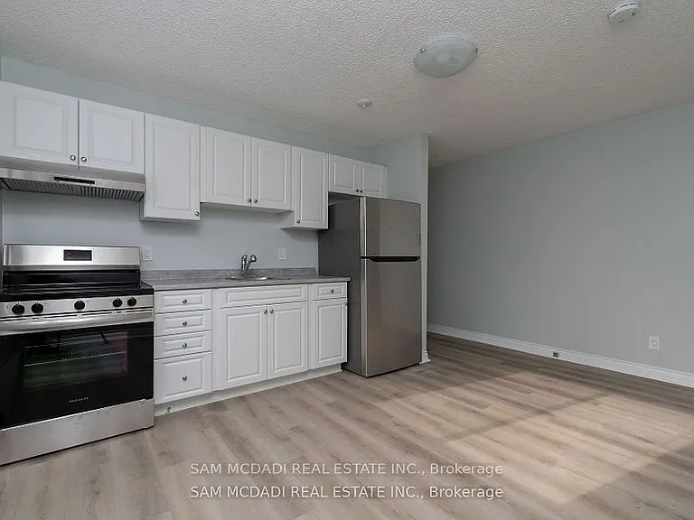 15 Faulkner St #104 — Photo 5