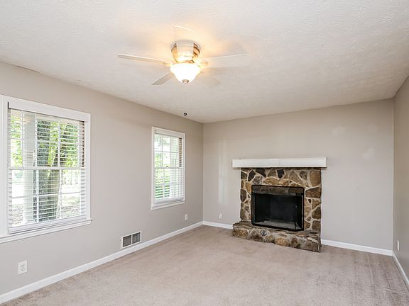 5th image of 2412 Robin Ridge Dr