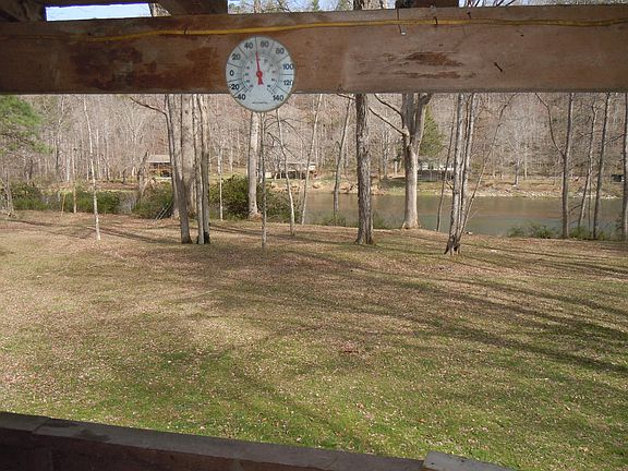 2nd image of 492 Riverbank Dr