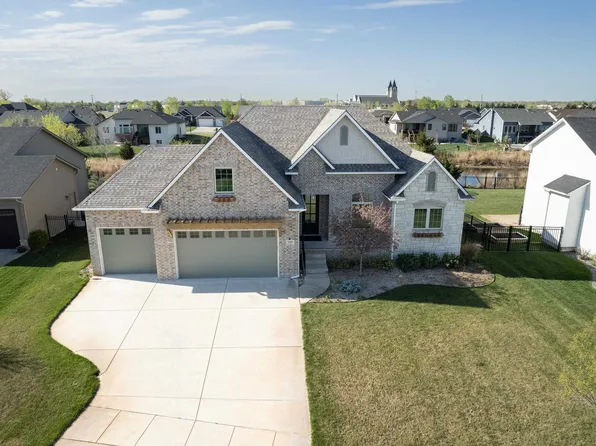 3909 N Estancia Ct, Wichita, KS 67205