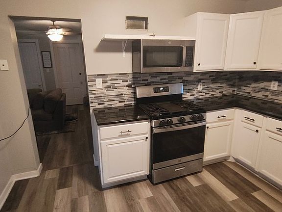 2nd image of 826 Tatum St #B