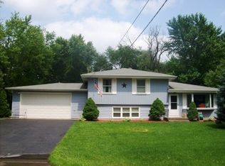 1665 Manhatas Trl, Algonquin, IL 60102