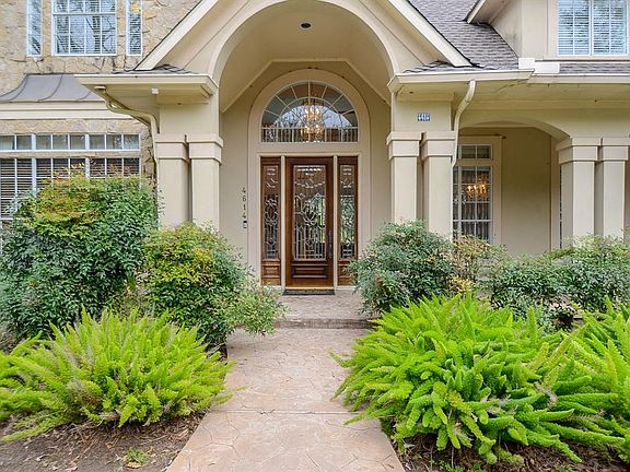 This stunning beauty is also CONVENIENT -- just off Sienna Parkway so easy access to Ft Bend toll road, Hwy 6, groceries, schools, etc. Stone imprint walk way leads up to sprawling covered porch framed by elegant columns.