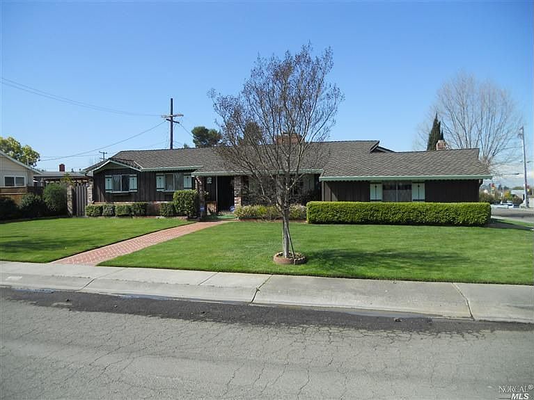 1st image of 216 Maywood Dr