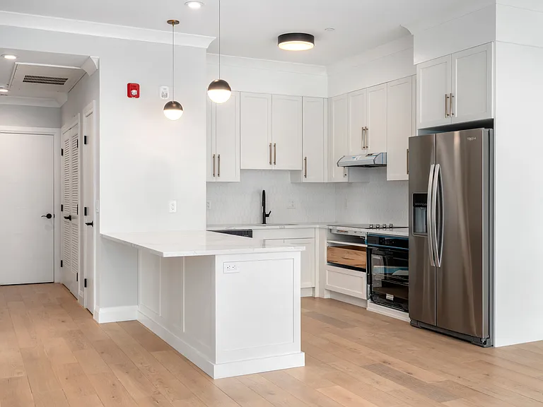 142 Pleasant St #1 — Photo 3