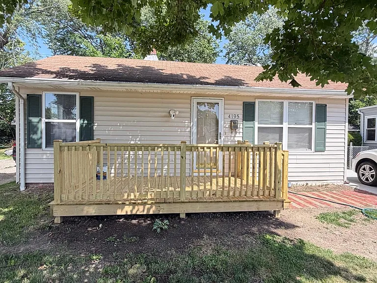 4195 W 210th St — Photo 3