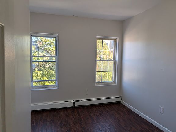 4th image of 45 Gardner Ave #3
