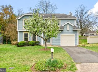 22153 Stablehouse Dr, Sterling, VA 20164
