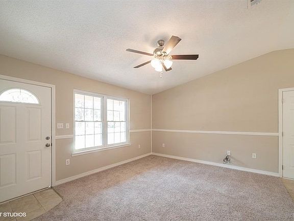 3rd image of 101 Jamie Ct