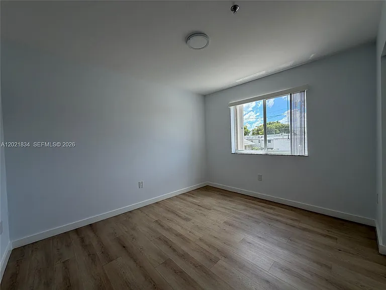 717 SW 11th Ave #204 — Photo 6