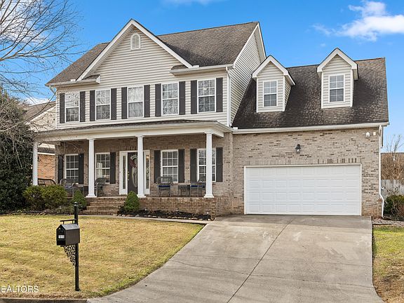 2nd image of 7015 Legend Oaks Ln