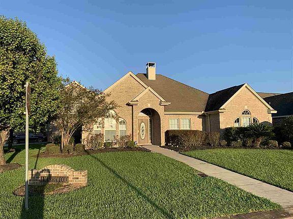 3rd image of 2490 Amberwood Dr