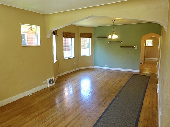 3rd image of 3835 Wyandot St