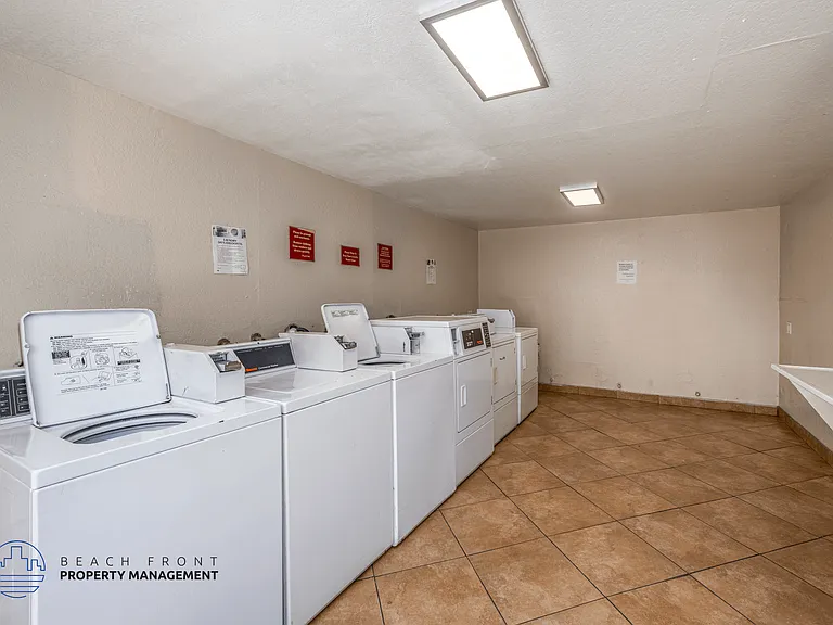Rollingwood Apartments — Photo 17