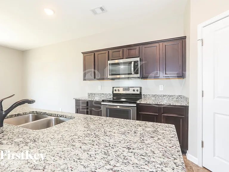 156 Alexander Ln — Photo 5