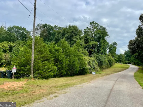 50 Winding Ln, Locust Grove, GA 30248