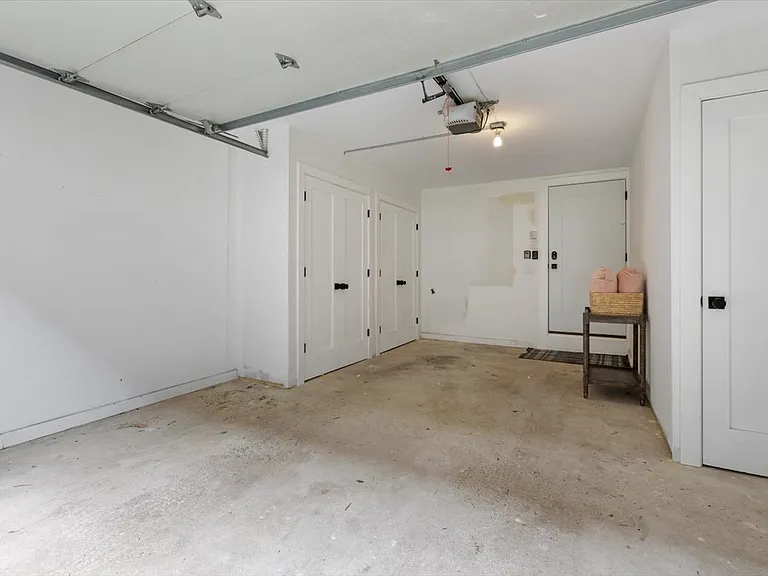 1640 N Bissell St — Photo 23