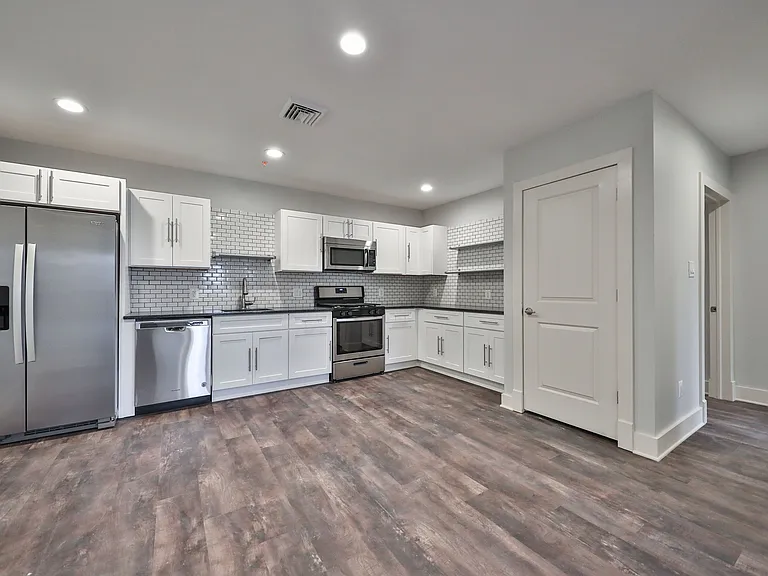 1320 N Franklin St #2 — Photo 10