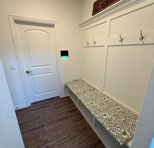 4617 Golden Gate Way — Photo 12