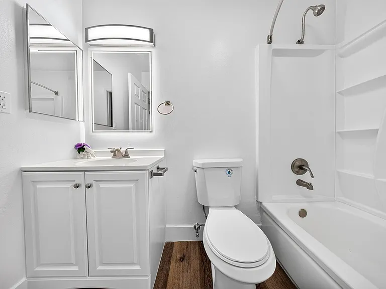 20353 Saticoy St — Photo 25