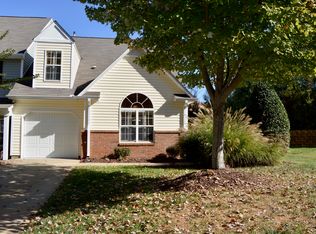 2 Hudson Cir, Greensboro, NC 27410