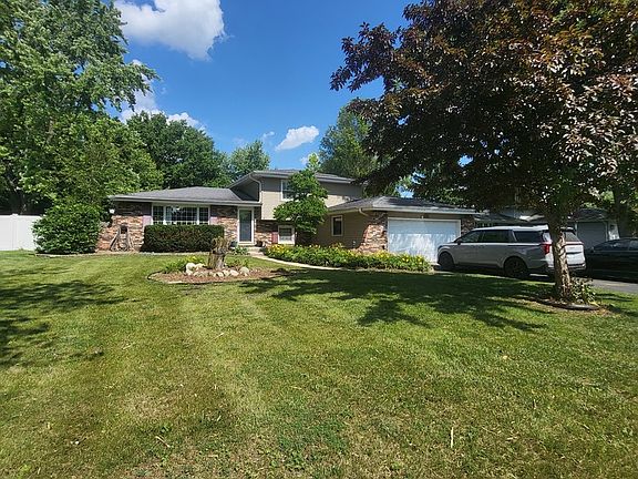 2nd image of 604 Parkshore Dr