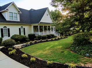 106 Palmetto Dr, Greer, SC 29651