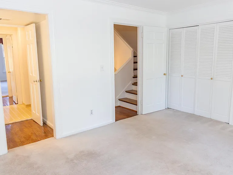 817 Botetourt Gdns — Photo 35