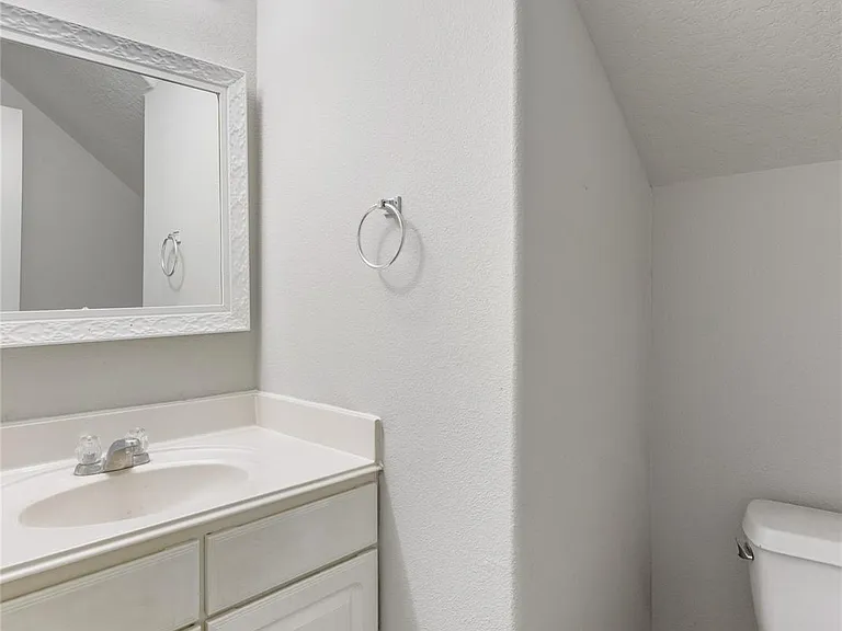 15410 Fir Woods Ln — Photo 11