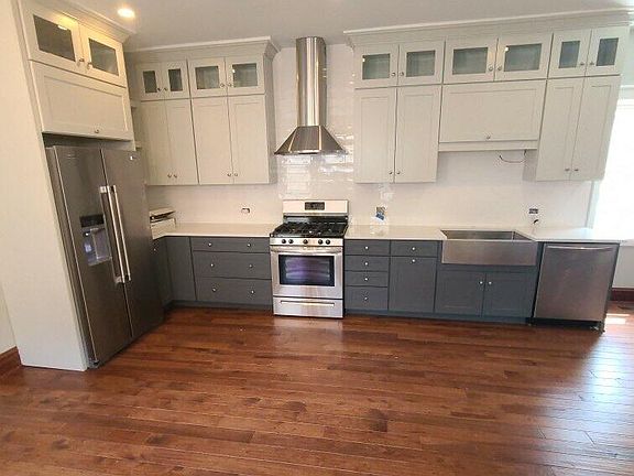 3rd image of 2265 W Leland Ave Unit 1