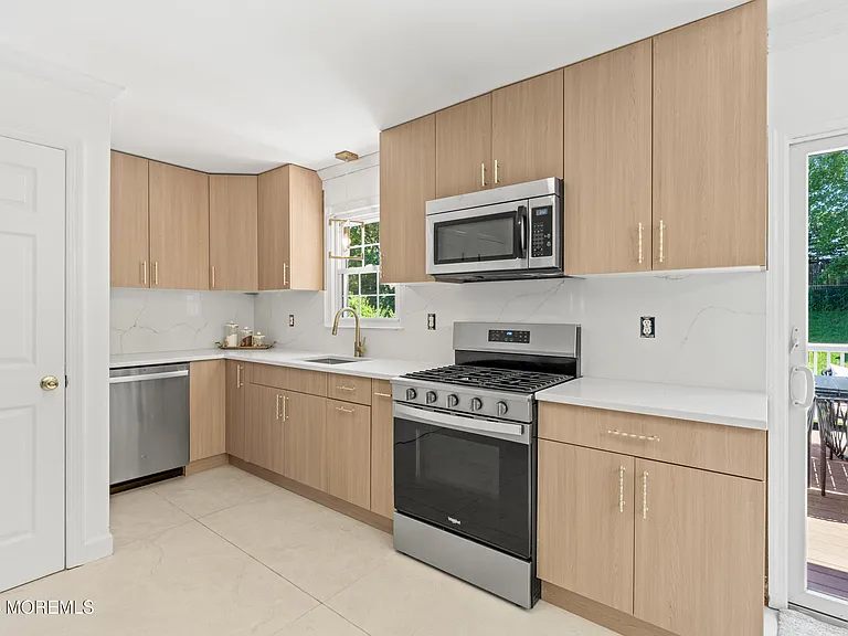 26 Hilltop Rd — Photo 10