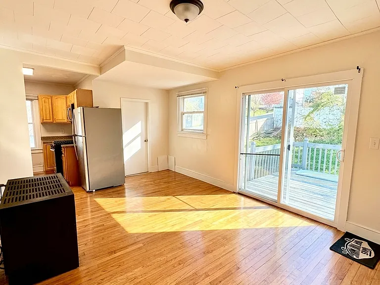 45 Slater St #A — Photo 7