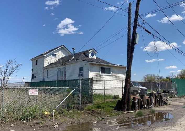 2nd image of 74-20 Hillmeyer Ave
