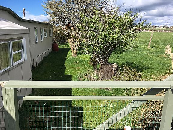 4th image of 2562 La Mesa Dr