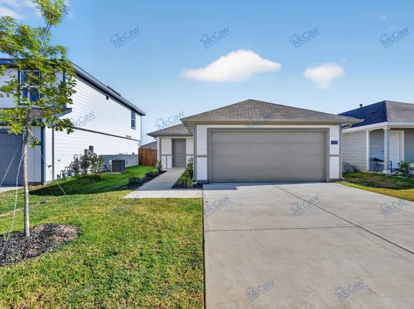 5413 Flannel Ln, Krum, TX 76249