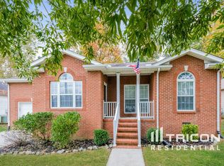 247 Green Hills Dr, Springfield, TN 37172