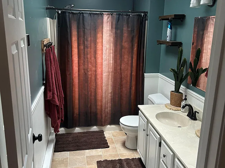 Full Bathroom